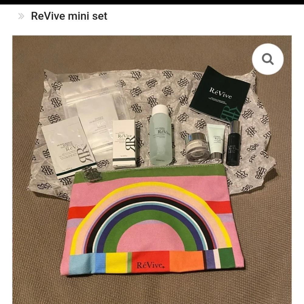 Révive Makeup Travel Rainbow Bag